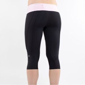 Lululemon run for it crops black pig pink
